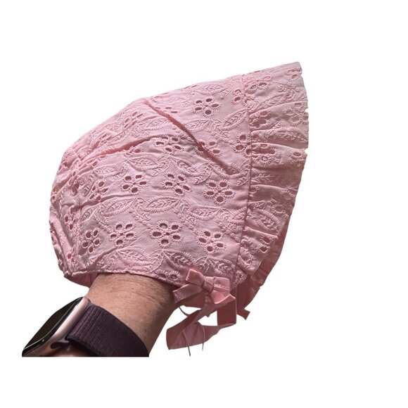 Janie & Jack Eyelet Cut Out Ruffle Hem Bonnet Sun Hat with Strap Sz 18-24 Months - Picture 2 of 5